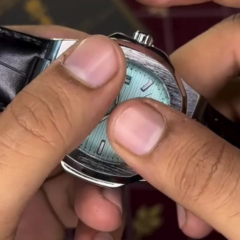 Keep Moving - Mechanical Watch with Leather Strap and Master Lock